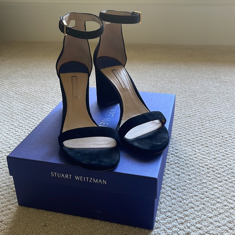 Stuart Weitzman Black Nudist Shoe Size 10, heal hight 2.5’